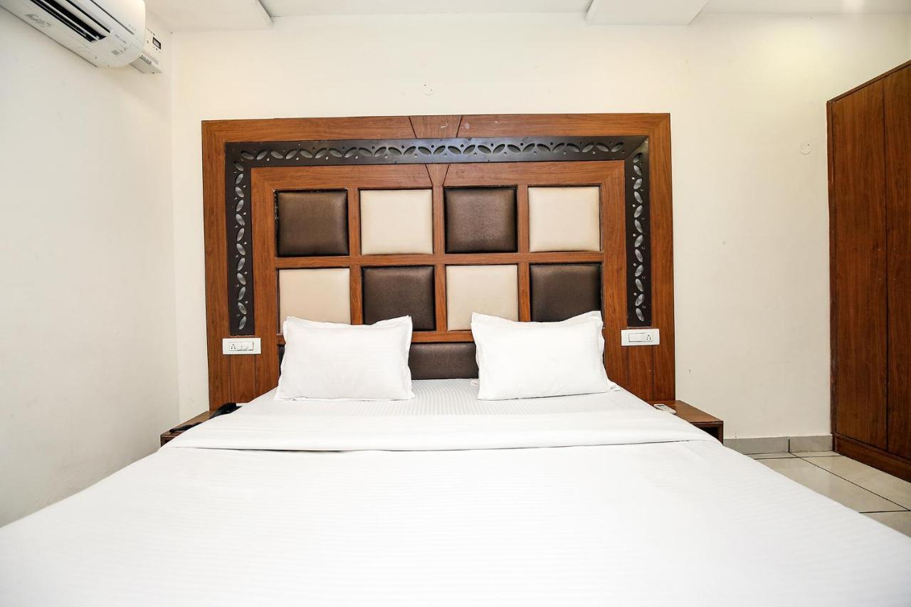 FabHotel Atlante Zirakpur Exterior foto