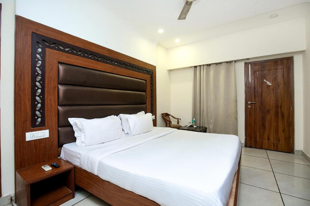 FabHotel Atlante Zirakpur Exterior foto